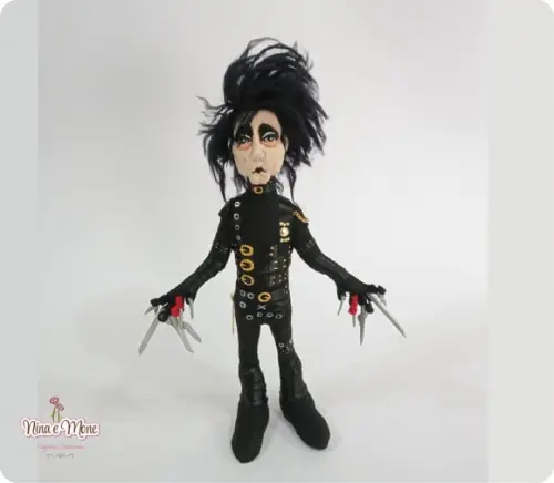 Boneco Edward Mãos de Tesoura de feltro