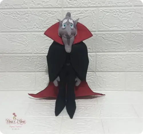 Boneco Vlad de feltro (Transilvania)