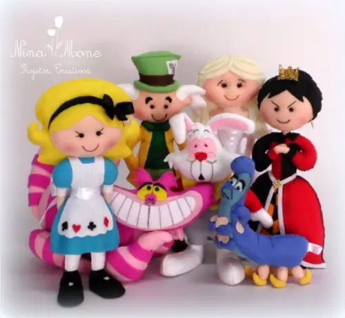 Bonecos Alice no País das Maravilhas