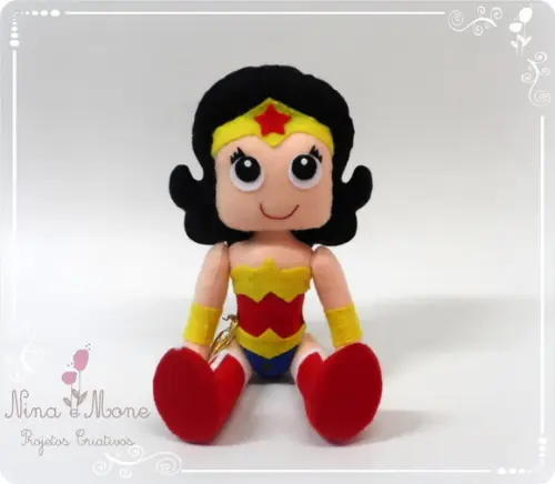Menina Maravilha Em Feltro