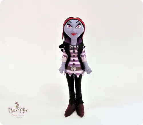 Oxana Sangueson de Feltro - Tema Vampirina