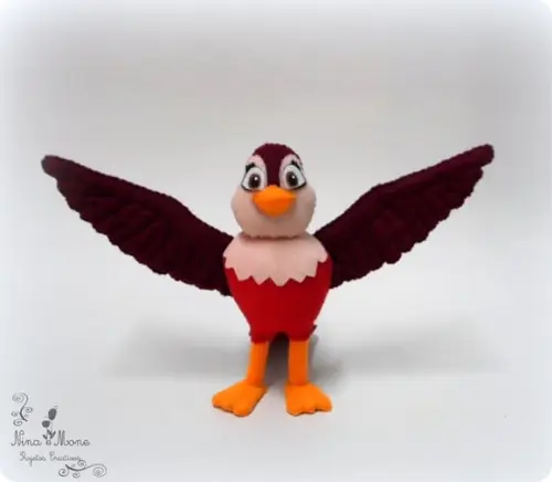 Passarinha Robin de Feltro