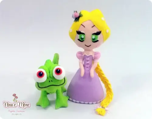 Rapunzel e Pascal em Feltro