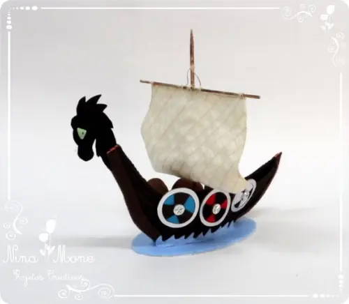Topo de Bolo Barco Viking de Feltro
