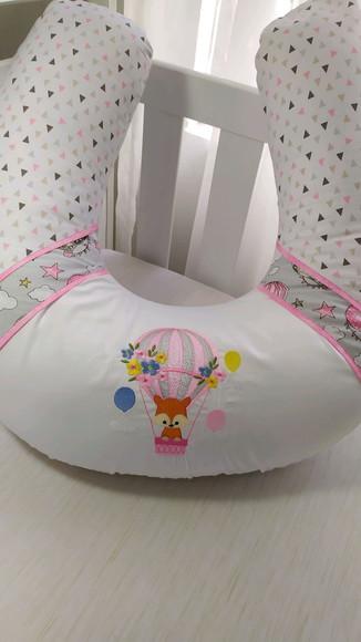 Almofada de Amamentação Bordada Balão Rosa