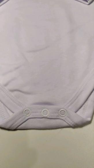 Body de bebê manga longa liso em malha 100% algodão