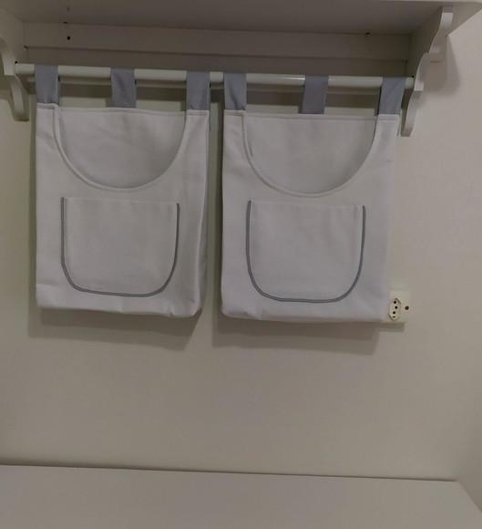 Bolsões Porta Fraldas em Piquet Branco com Bolsinhos