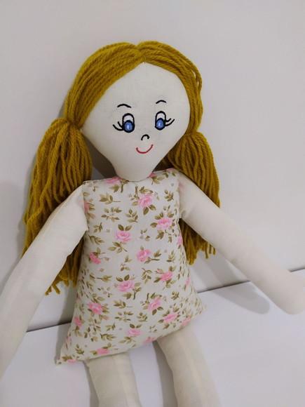 Boneca de Pano Pernuda