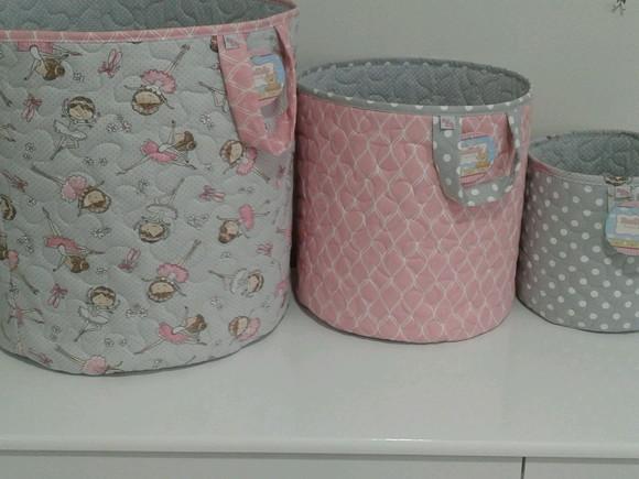 Cesto organizador de brinquedos de tecido com três