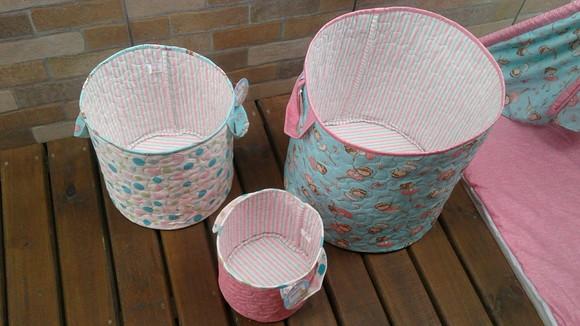 Cesto organizador de brinquedos de tecido com três