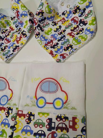 Kit de babador e pano de boca bordado com 6 pças