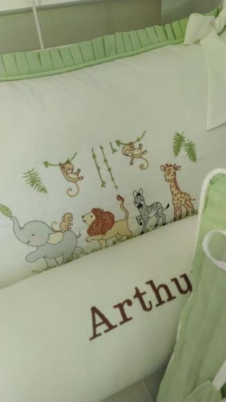 Kit de Berço 7 Peças Padrão Americano Safari Bordado