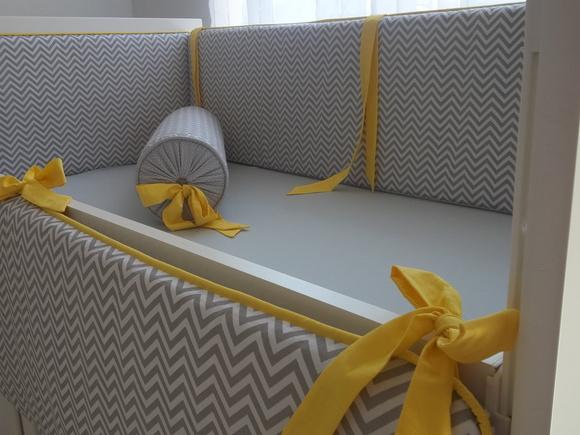 kit de berço chevron e amarelo