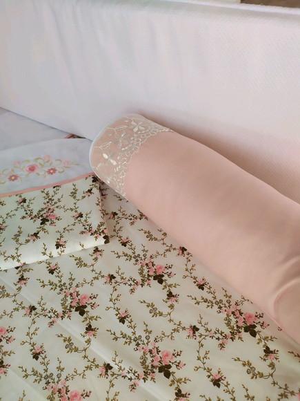 kit mini berço bordado em rose e branco com 7 peças