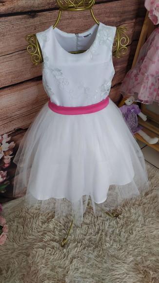 Vestido de Renda e Tule para Daminha de Honra