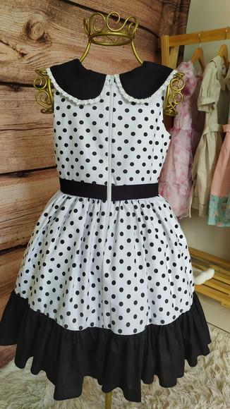 Vestido Infantil de Tricoline Forrado com Renda na Gola