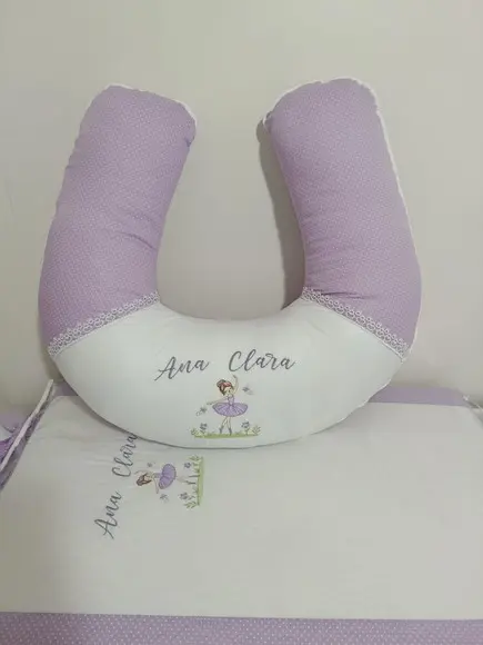 Almofada de Amamentação Bordada Bailarina Lilas