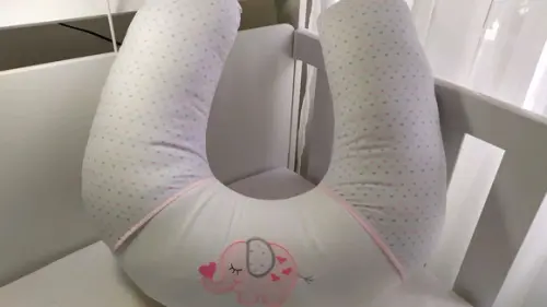 Almofada de Amamentação Bordada Chuva de Amor