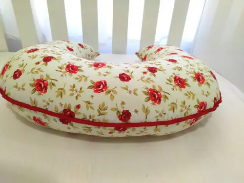 Almofada de Amamentação Floral Vermelho