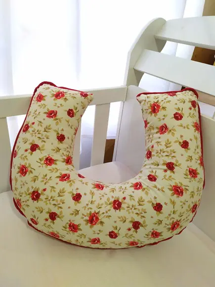 Almofada de Amamentação Floral Vermelho