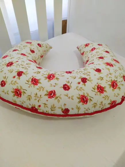 Almofada de Amamentação Floral Vermelho
