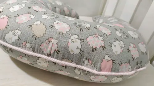 Almofada de Amamentação Ovelhinha Rosa