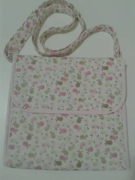 Bolsa que vira trocador