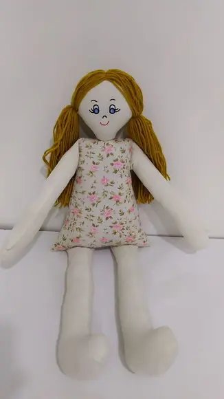 Boneca de Pano Pernuda