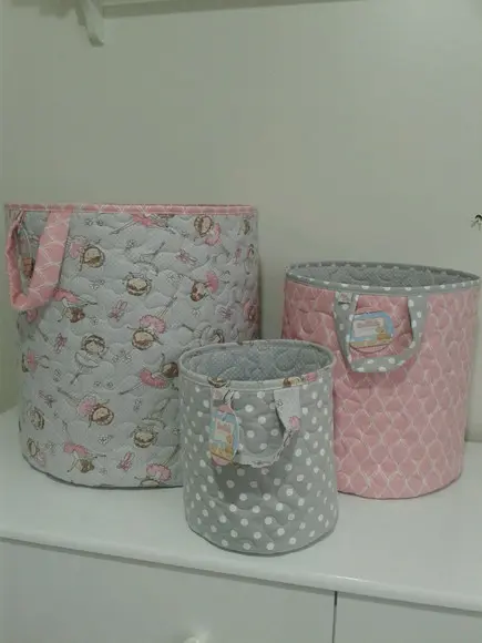 Cesto organizador de brinquedos de tecido com três