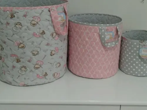 Cesto organizador de brinquedos de tecido com três