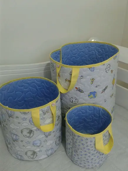Cesto organizador de brinquedos de tecido com três