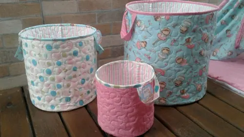 Cesto organizador de brinquedos de tecido com três