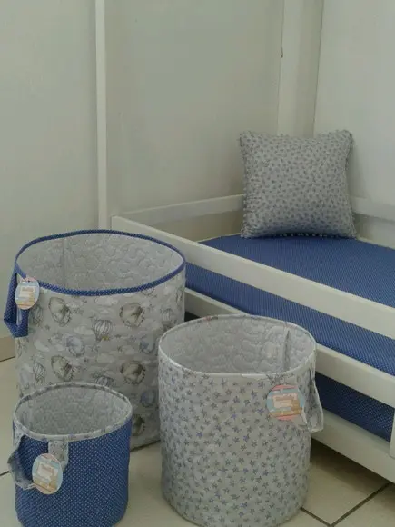 Cesto organizador de brinquedos de tecido com três