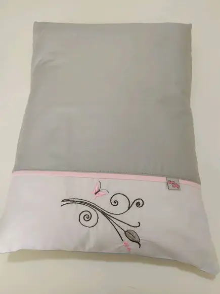 Fronha bordada para berço