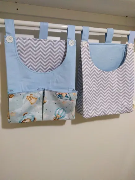 Kit Bolsões Porta Fraldas com 2 Peças Estruturado com Manta