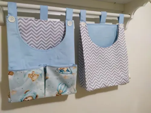 Kit Bolsões Porta Fraldas com 2 Peças Estruturado com Manta