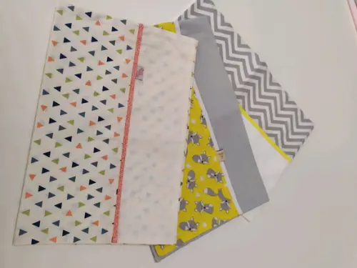 Kit com 3 fronhas para berco