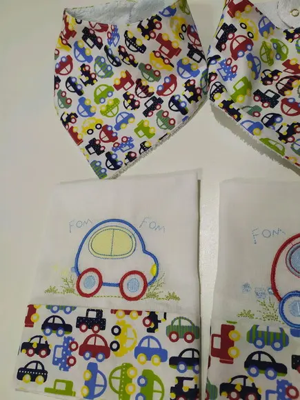 Kit de babador e pano de boca bordado com 6 pças