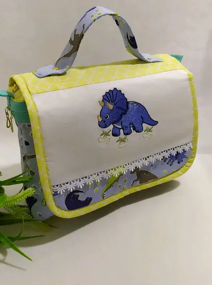 Nécessaire Porta Fraldas e Lenços Personalizada com Aba