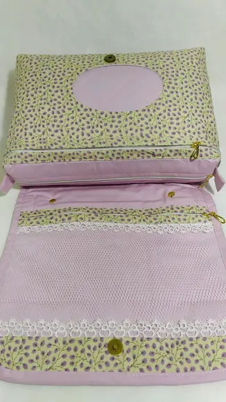 Nécessaire Porta Fraldas e Lenços Personalizada com Aba