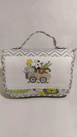 Nécessaire Porta Fraldas e Lenços Personalizada com Aba