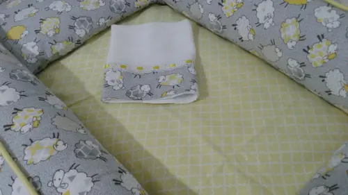 Ninho redutor de berço +travesseiro + pano de boca