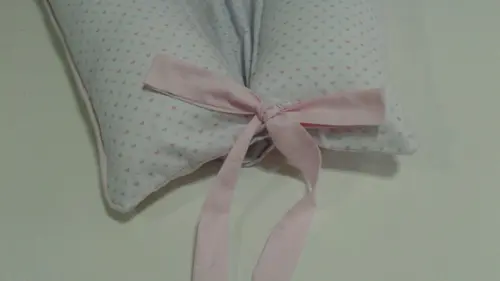 Ninho Redutor de Berço para Bebê Detalhe Rosa Modelo U