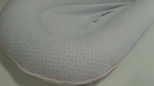 Ninho Redutor de Berço para Bebê Detalhe Rosa Modelo U