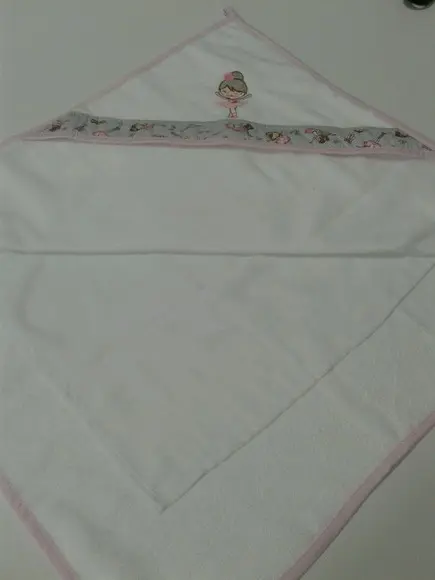 Toalha de banho forrada com capuz bordada