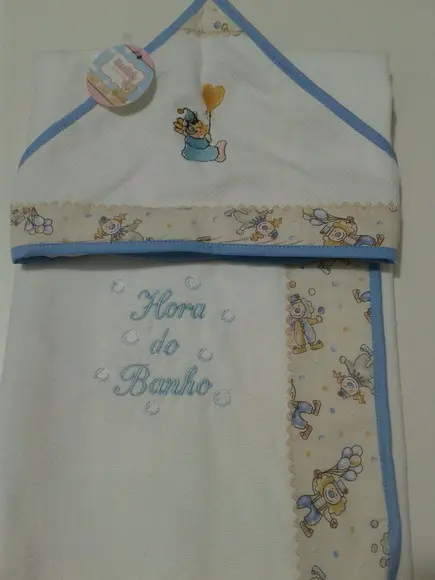 Toalha Forrada com Capuz Bordada Luxo