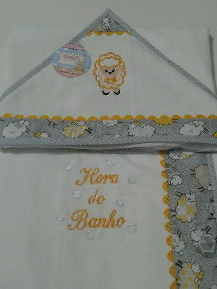 Toalha Forrada com Fralda Capuz Bordada Luxo