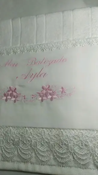 Toalhinha para batizado bordada