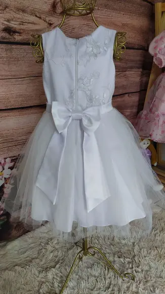 Vestido de Renda e Tule para Daminha de Honra