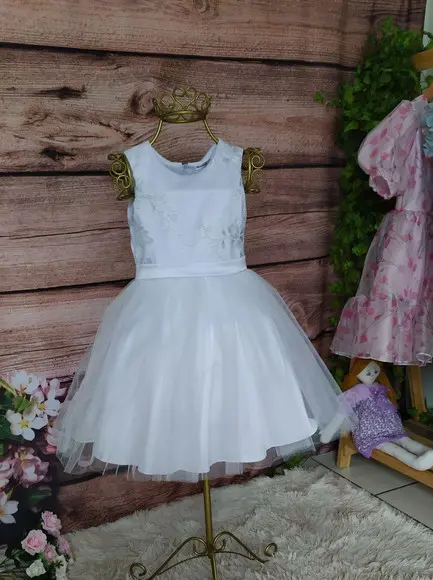 Vestido de Renda e Tule para Daminha de Honra